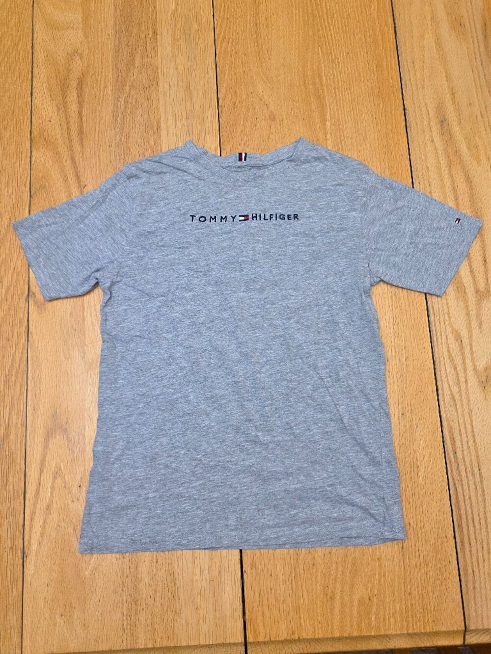 Tommy Hilfiger Kids Gray T-Shirt Size Large (14/16)